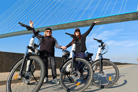 Tour in bicicletta di Honfleur con i suoi monumenti e le sue gemmeTour in inglese