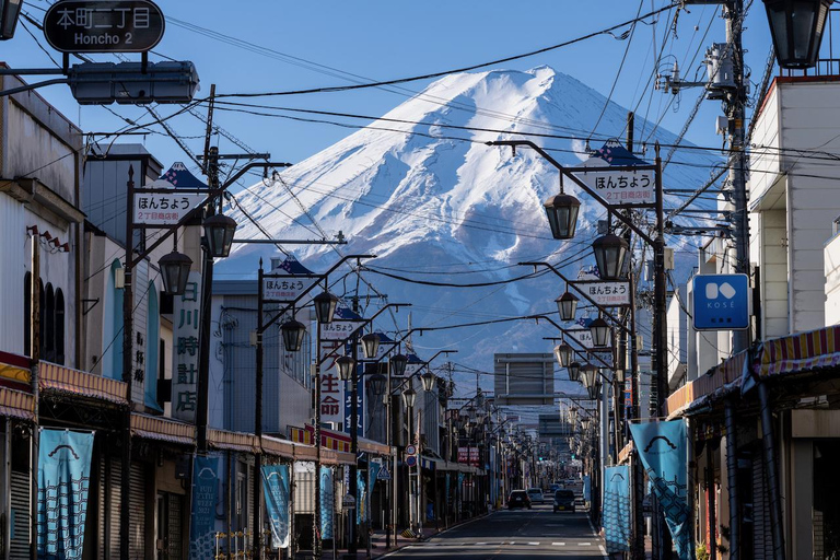 Tokyo : Excursion d'une journée à la 5e station du Mont Fuji, dans la région du Fuji et à Kawaguchiko8:20 Rendez-vous au bureau de poste de Shinjuku