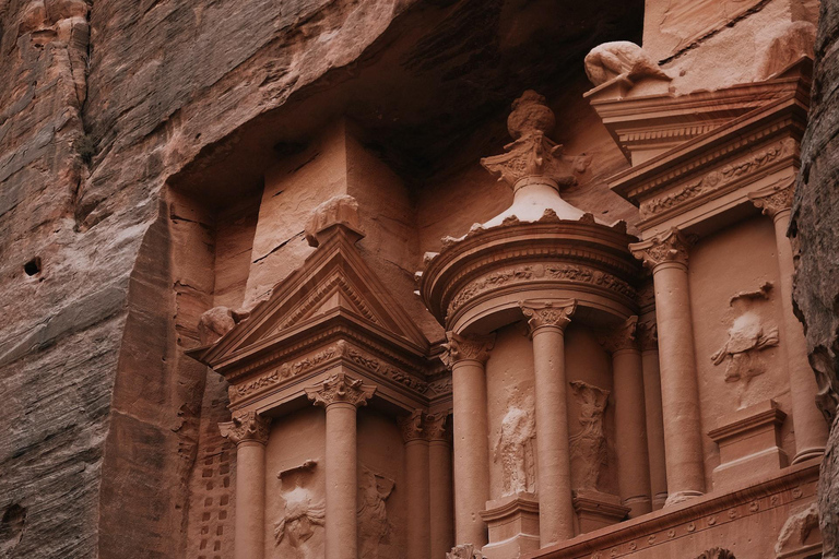 Amman: Petra, Dead sea , Aqaba , and Wadi-rum 2 days tour. Transportation & Accommodation