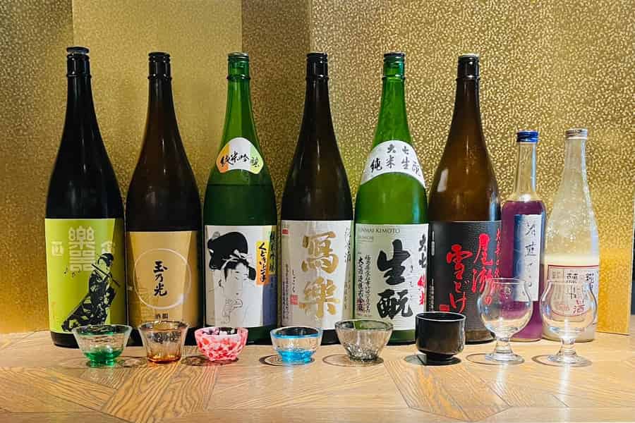 Lässige japanische Sake-Verkostung und Snack-Erlebnis, Kabukicho. Foto: GetYourGuide
