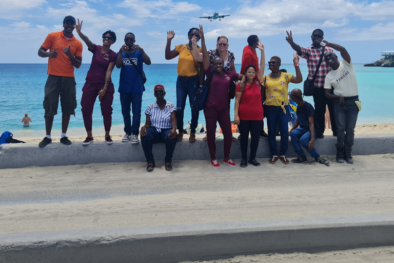 St. Maarten: Beach Hopping Party Bus with Karaoke & Games