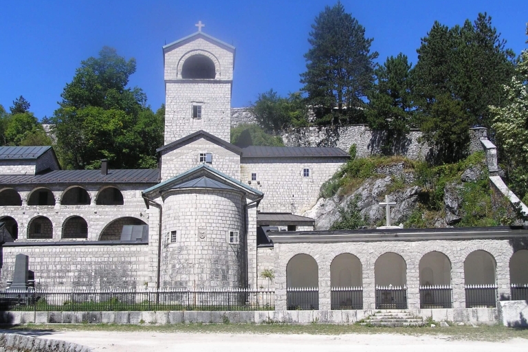 Majestueus Montenegro: Reis naar Lovcen, Njegusi en Cetinje