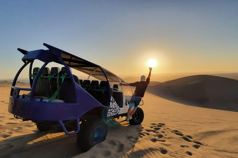 Lima: Sobrevoo das Linhas de Nazca - Passeio de buggy e sandboarding em HuacachinaLima: Sobrevoo das Linhas de Nasca - Sandbording buggy tour Huacachina