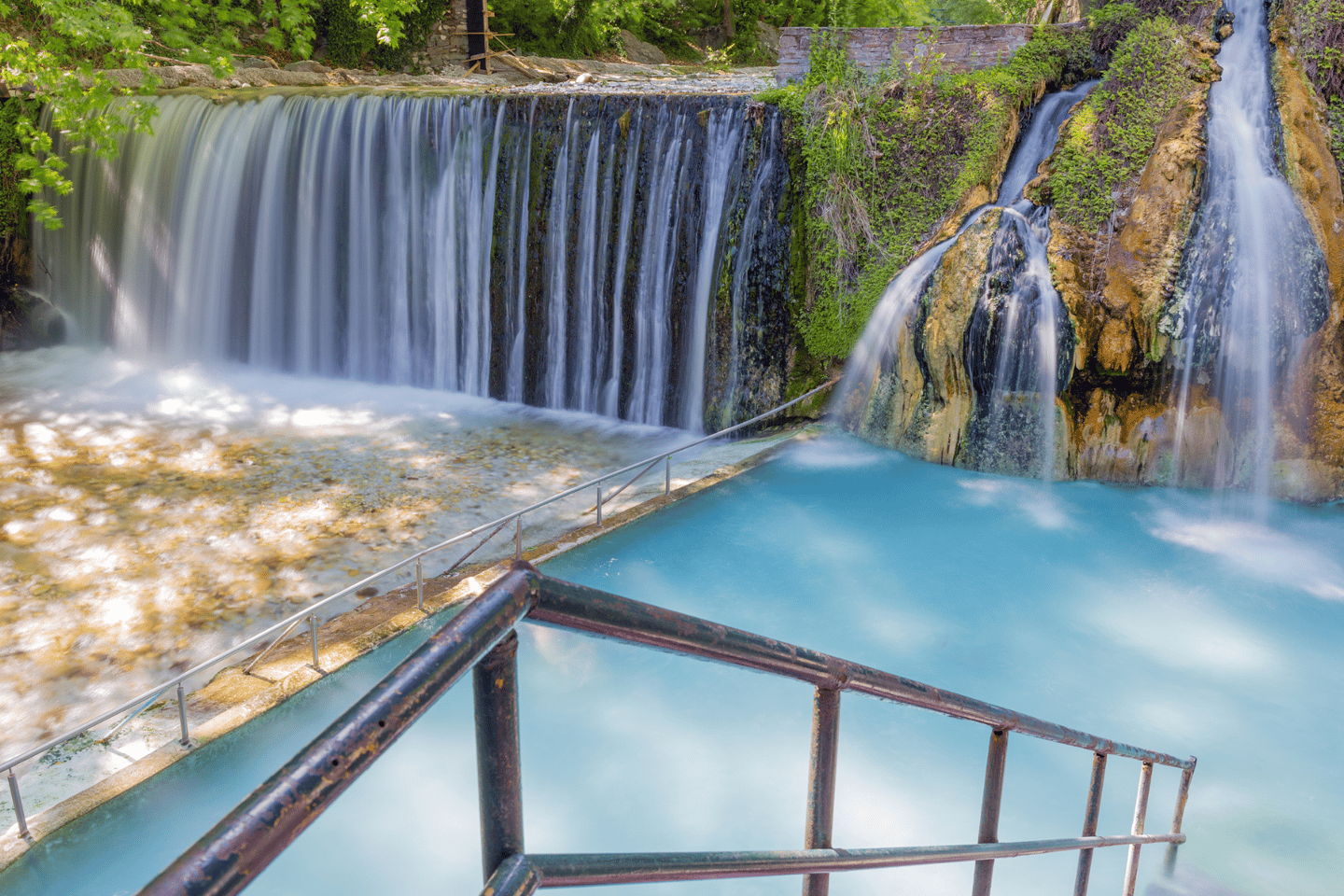 에데사 폭포와 포자르 온천으로 떠나는 하루 완전 맞춤 여행