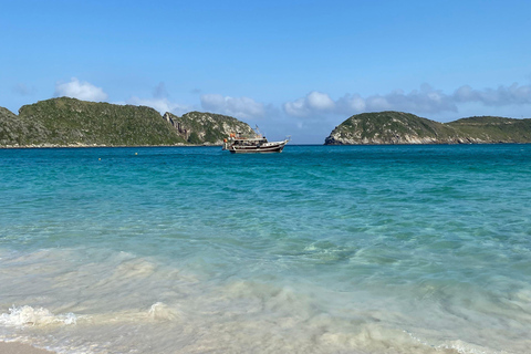 Búzios: Arraial do Cabo with Cruise Tour and Buffet Lunch Búzios: Arraial do Cabo with Cruise Tour and All-You-Can-Eat Lunch