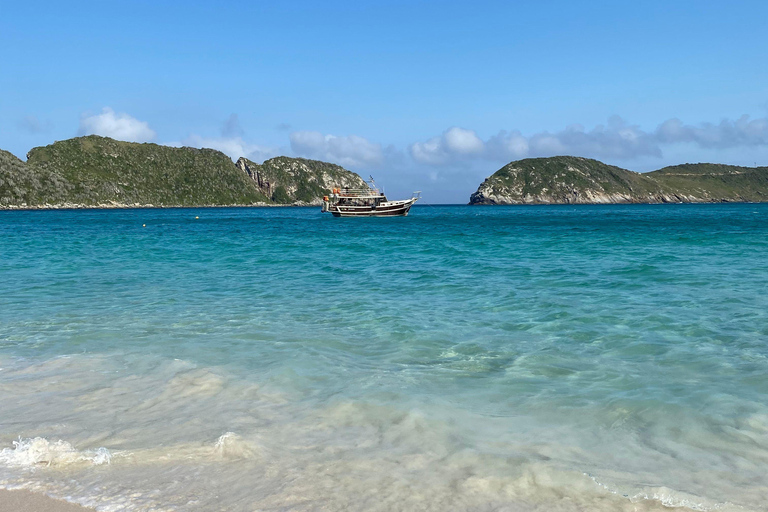 Búzios: Arraial do Cabo with Cruise Tour and Buffet Lunch Búzios: Arraial do Cabo with Cruise Tour and All-You-Can-Eat Lunch
