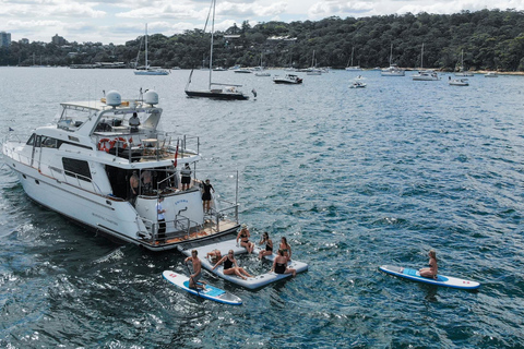 Sydney: Private 4-Hour Luxury Harbour Yacht Cruise and Swim
