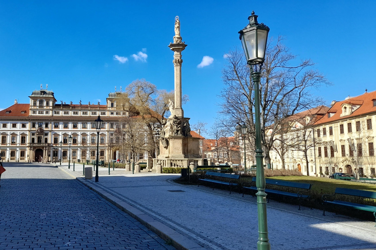 Tour guidato privato di mezza giornata di Praga in auto o a piediTour a piedi - 4 ore