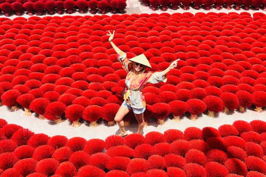 Tagestour auf dem Kunsthandwerkerpfad von Hanoi Räucherstäbchen, Hutherstellung und Lackierung. Foto: GetYourGuide