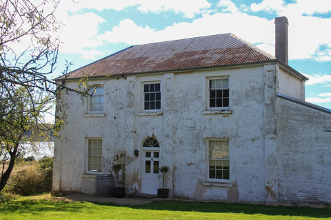 From Hobart: Coal River Valley Curated Winery Discovery From Hobart: Coal River Valley Private Wine Tour - 6 People
