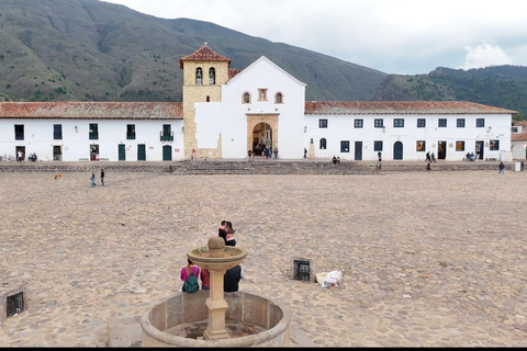 From Bogotá: Discover Villa De Leyva, museums, and Ráquira.