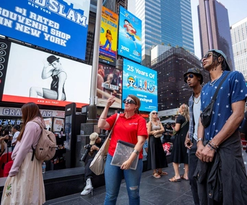 NYC: Broadway Secrets & Behind-the-Scenes Studio Tour