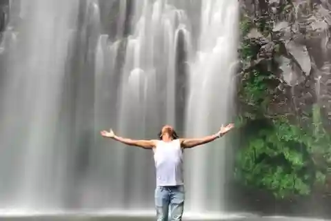 Visite d'une jounée des sources thermales, des chutes d'eau et visite du café