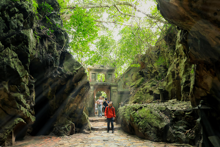 Da Nang/Hoi An: Golden Bridge Ba Na Hills & Marble Mountains Ba Na Hills Only - Large Group - No Lunch (Da Nang Pickup)