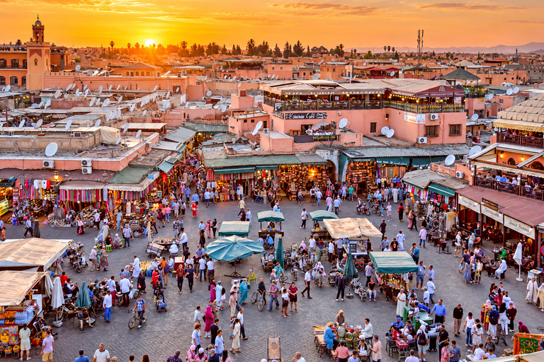 Marrakech: Medina, Palaces, Souks & Evening Carriage Ride Medina Discovery, Evening Carriage & Moroccan Dinner