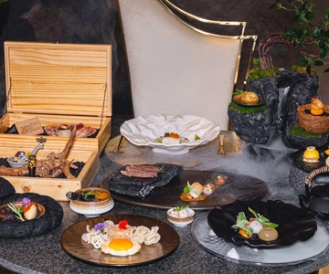 Bangkok: Fine Dining in Stunning Waterfall Cave at Myste
