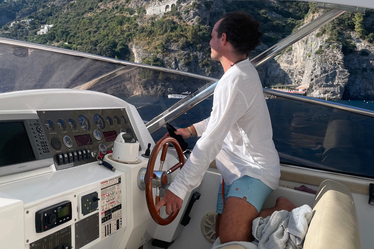 Tour boat Amalfi coast - capri