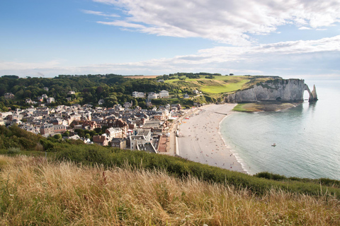 Étretat Cliffs & Rouen Christmas Magic – Exclusive Day Tour Comfort Sedan ( 1-3 Guests)