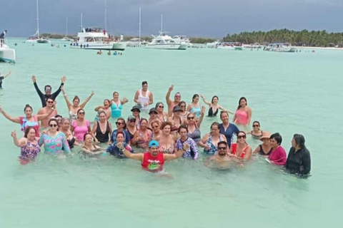Punta Cana: Saona Island Tour with Lunch and Drinks