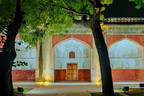 Delhi: tour a piedi con fotografia notturnaTour notturno senza biglietto d&#039;ingresso al monumento e cena