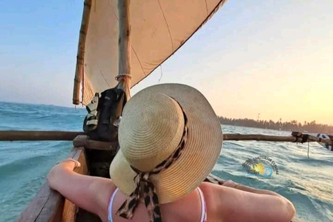 Zanzibar: Traditional Boat Snorkeling Starfish & Sunset Trip Meeting Point Experience (No Transfers, No Fruits Platter)