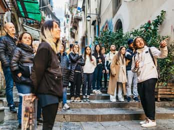Naples: Spanish Quarters Street Art Tour