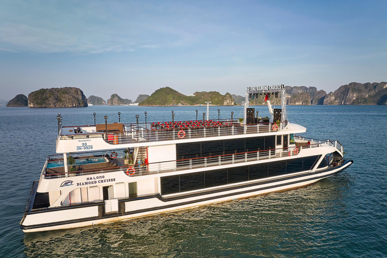 Hanoi: Halong Bay Full-Day Tour with 5-star Diamond Cruise