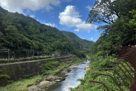 From Taipei: Private Sandiaoling & Makang Day Trip