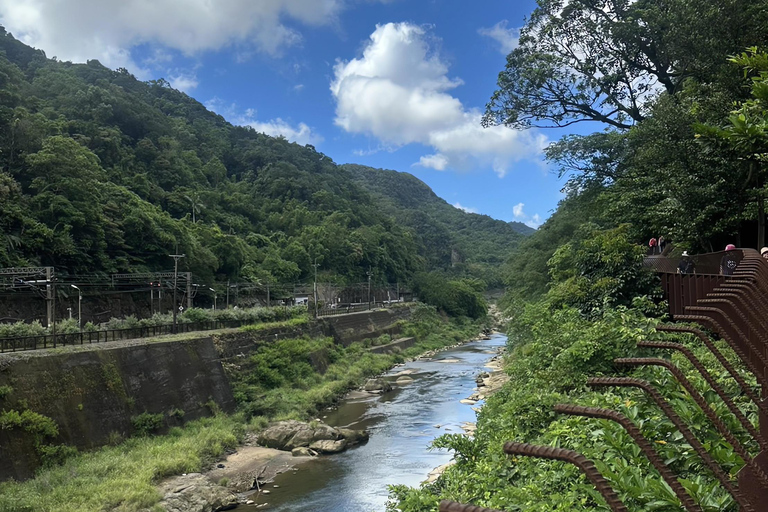 From Taipei: Private Sandiaoling & Makang Day Trip