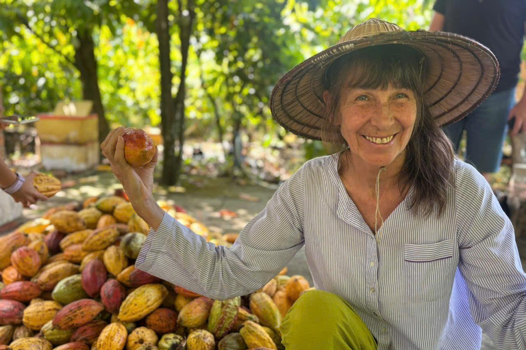 Can Tho: Floating Market, Canal, Cacao Farm & Mekong' Life Private tour with English speaking guide