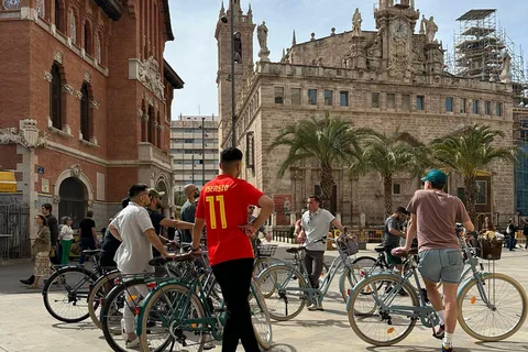 Cultuur en geschiedenis van Valencia tijdens een rondleiding op de fiets