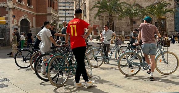 Culture and History of Valencia on a Guided Tour by Bike