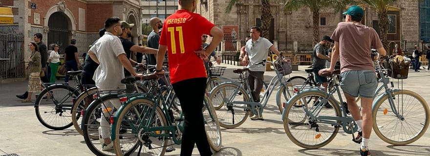 Culture et histoire de Valence lors d'une visite guidée à vélo