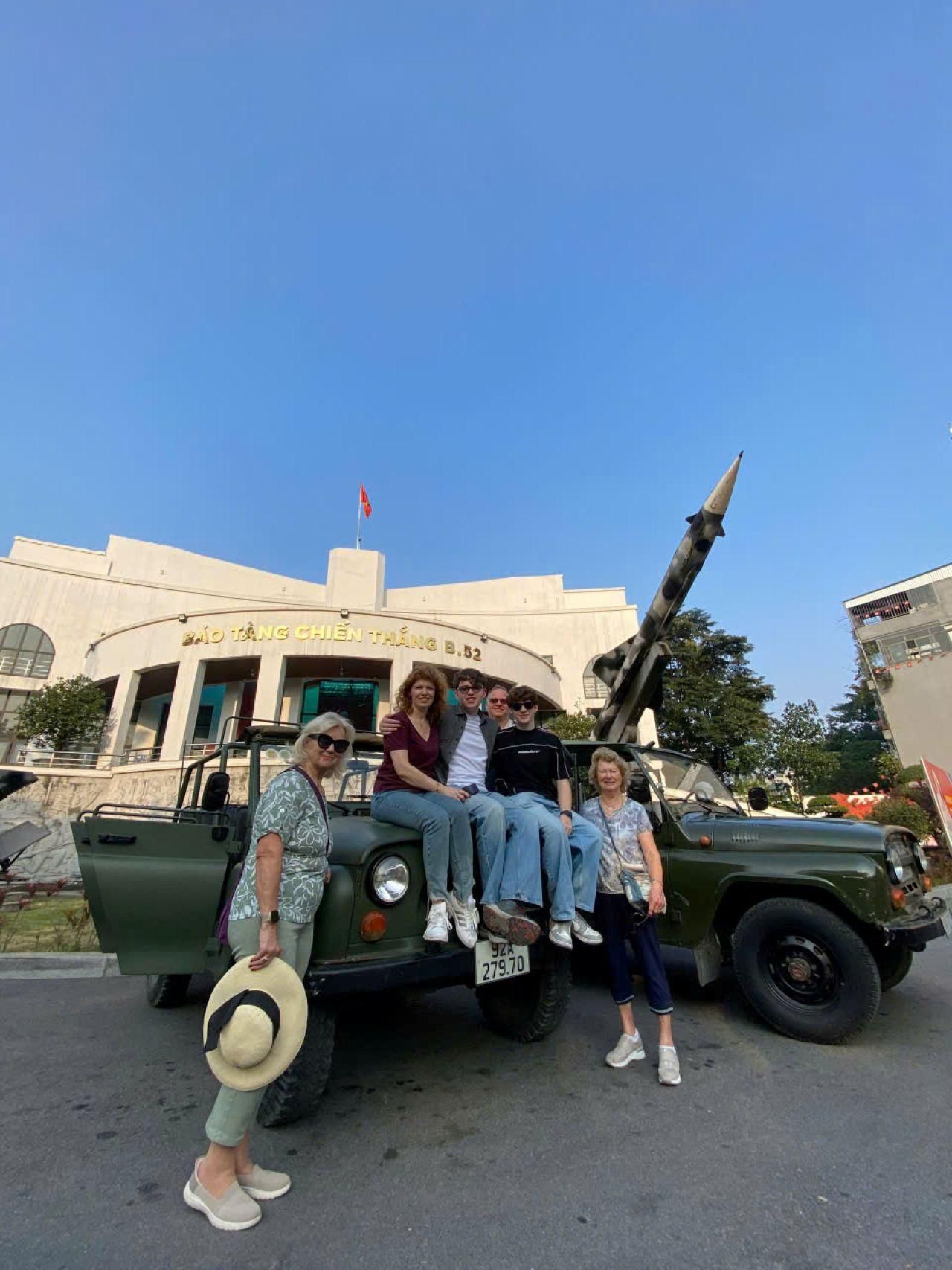 Hanoi: Halbtägige Jeep-Tour – Stadt oder Land & lokale Speisen