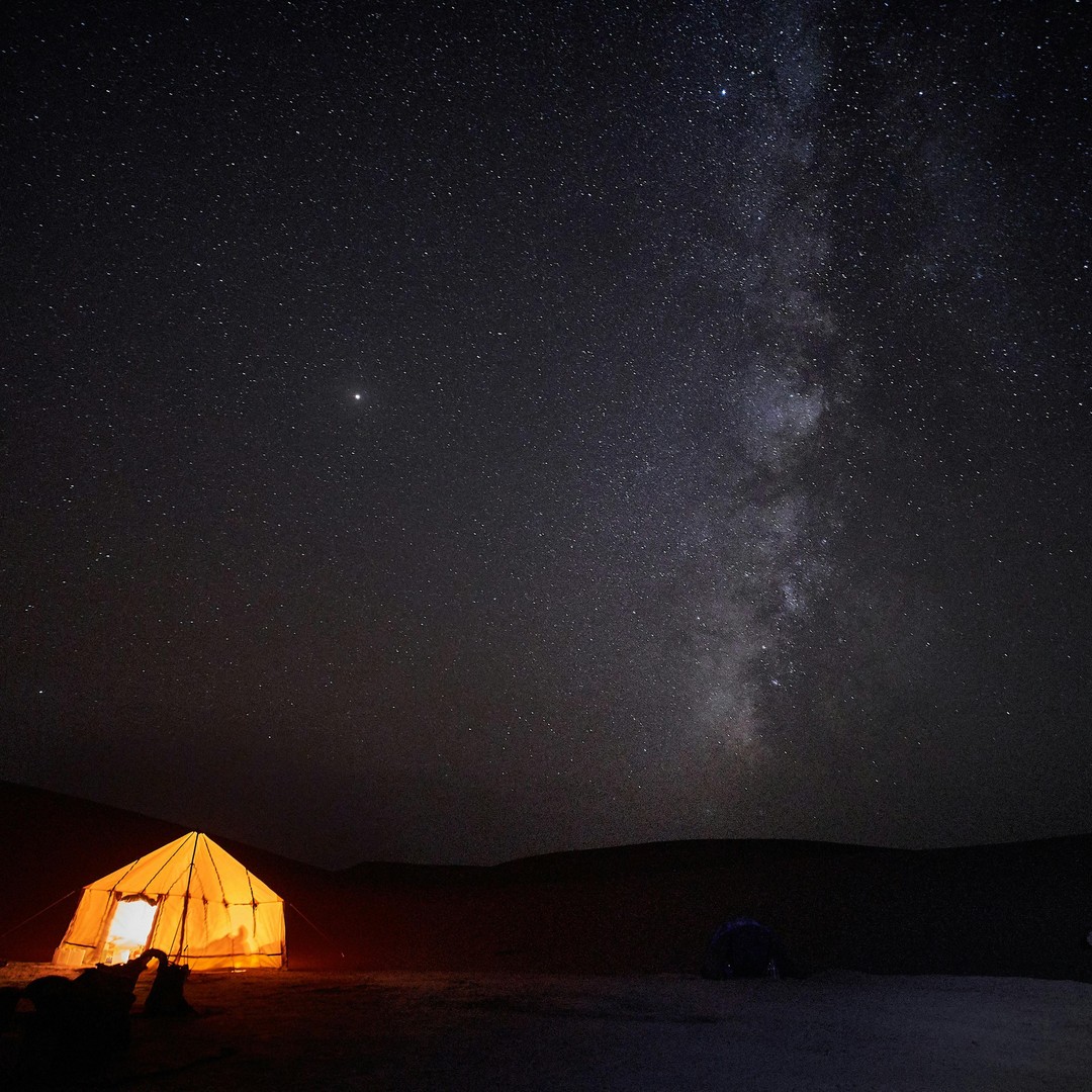 Merzouga : expérience de camping dans le désert sauvage sous les étoiles
