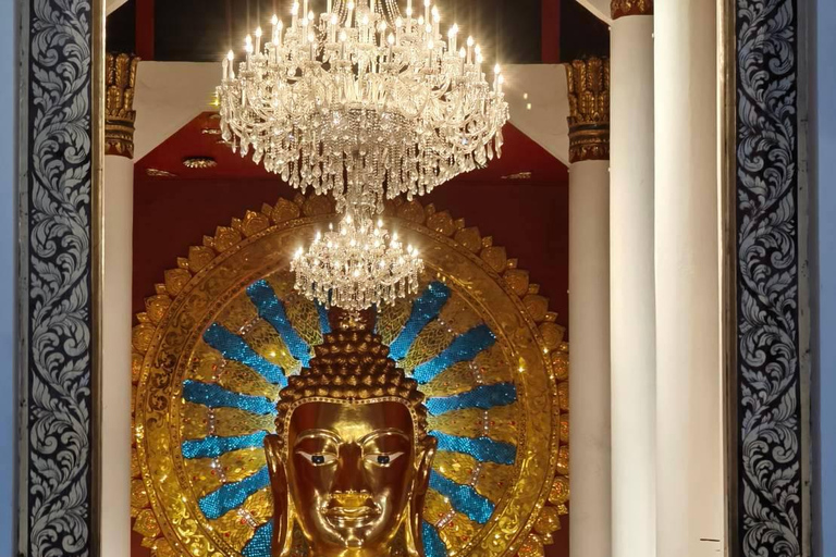 Chiang Mai: Old City Walking Tour with Temples & History Small Group Without Entry Fees