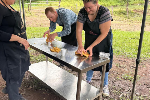 Corn, Cheese, and Mono en Bijao Experience in Boquete
