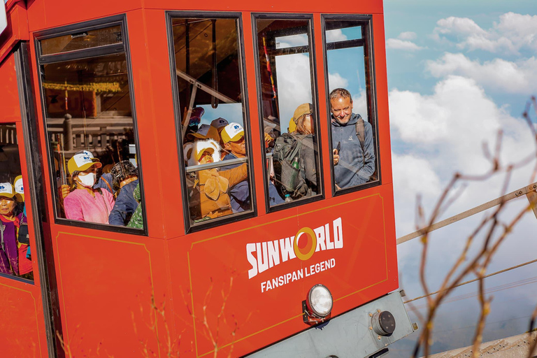 From Ha Noi: 2-Day Sapa and Fansipan Peak Tour with Cable
