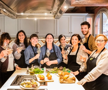 Venice: Wine Tasting of 3-4 Bottles with Seasonal Appetizers