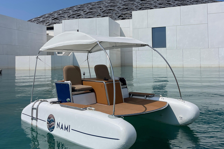 Abu Zabi: luksusowy rejs elektrycznym katamaranem do Luwru2-Seater Catamaran - 15 Minutes