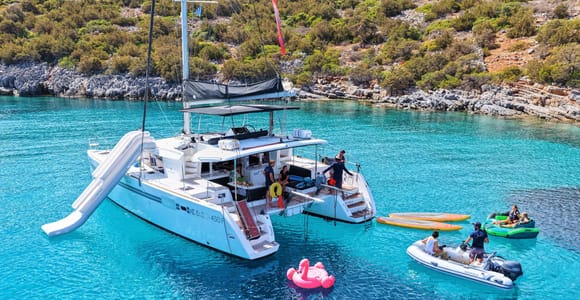 Dia Island Catamaran Cruise: Meal, Drinks & Transfer Options