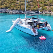 Dia Island Catamaran Cruise: Meal, Drinks & Transfer Options