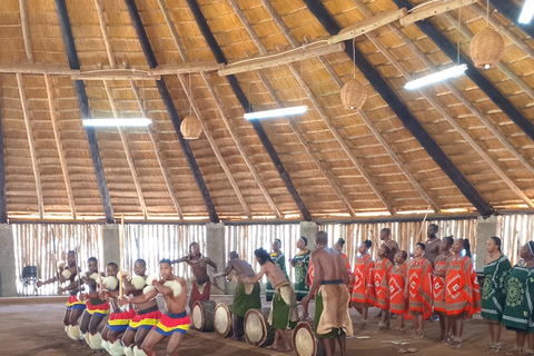 马普托：2 天斯威士兰野生动物园和文化之旅