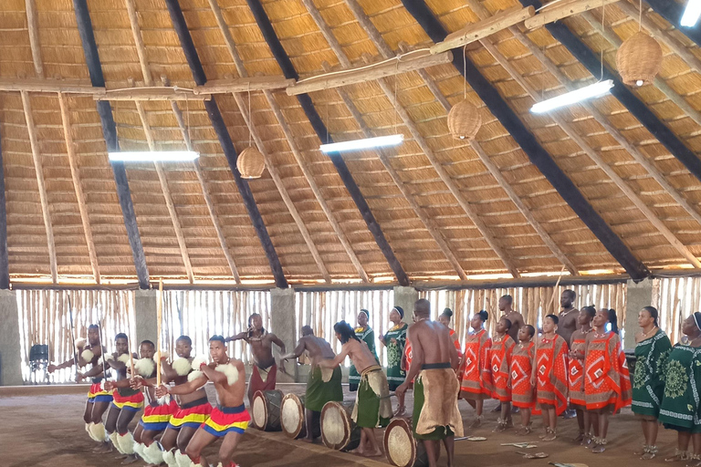 马普托：2 天斯威士兰野生动物园和文化之旅