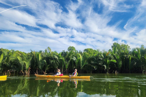 Hoi An: Old Town to Mangrove Forest Kayak Tour