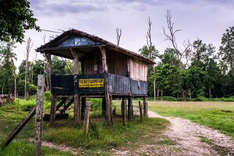 From Kathmandu to Chitwan: Jungle Safari + Meals &amp; Transport