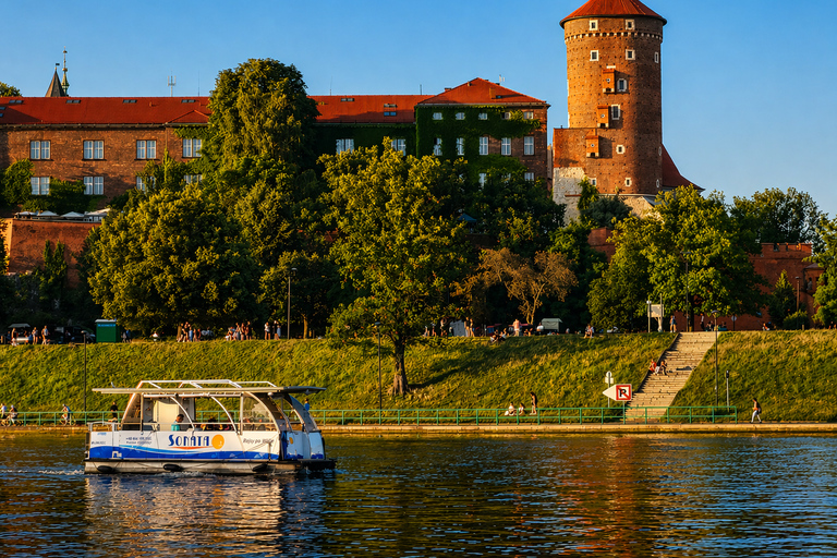 Krakow: Vistula River Sightseeing Cruise with Audio Guide