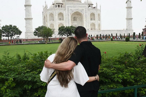 Taj Mahal Express Entry Tickets with Professional Tour Guide Tour with Private Car, Driver and Local Expert Tour Guide