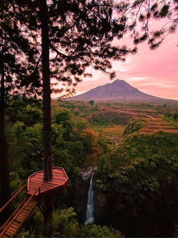 Yogyakarta Kedung Kayang Waterfall & Borobudur Drone Trip