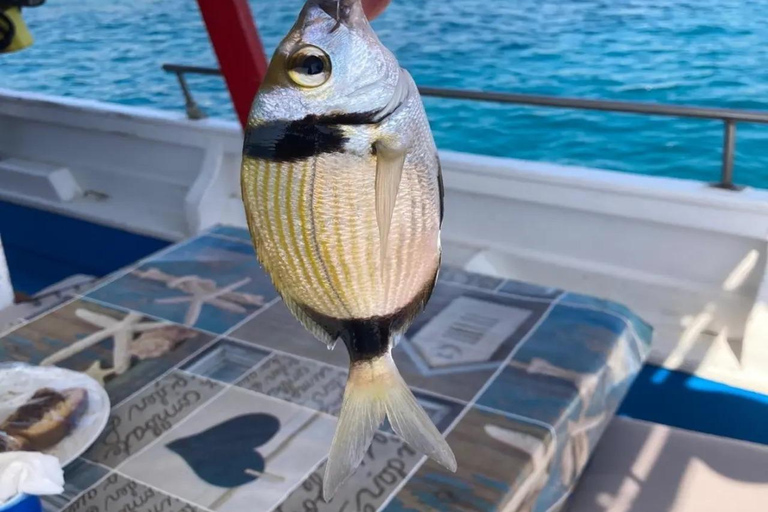 Chania: Angelausflug mit Frühstück und SchwimmenChania: Fischerbootfahrt mit Frühstück und Bademöglichkeit